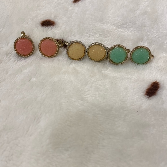 Clip on Earrings Set - Picture 2 of 2